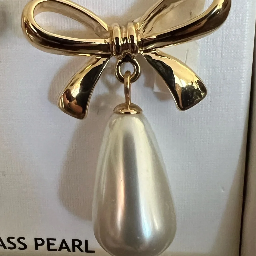 *Sold House of Harlow 1960 Glass Pearl Dangle Drop Earrings with Gold Bow Detail - Picture 8 of 13